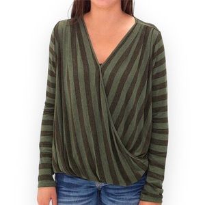 [daytrip][The Buckle] Olive Sage Surplice Wrap Top